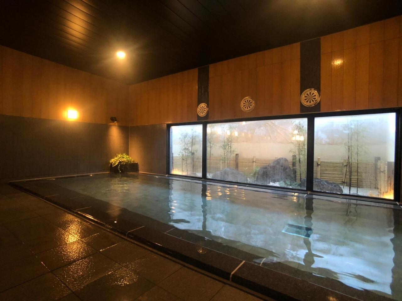 โรงแรม Route-inn 3*